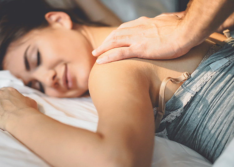 15 Sensual Massage Tips to Try Tonight The Dating Divas