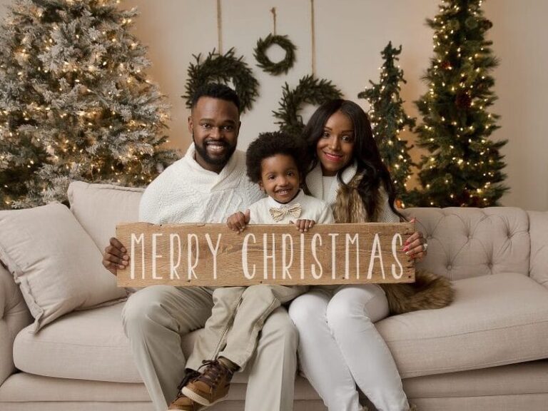 50 All-Time Classic Family Christmas Cards Ideas | The Dating Divas