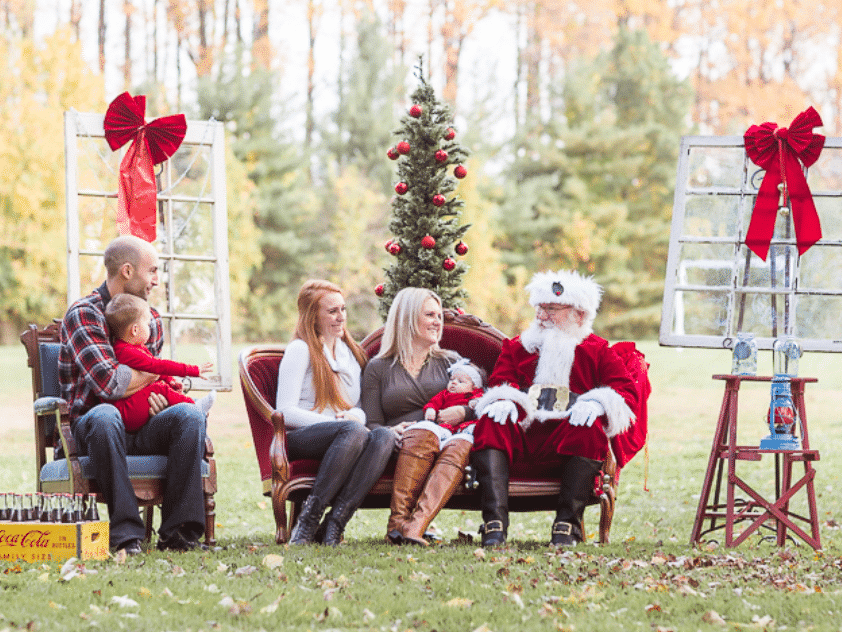 Funny Christmas card ideas that have Santa sitting with a family | The Dating Divas
