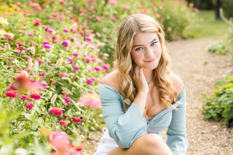 50 Unique Senior Picture Ideas Expert Tips The Dating Divas